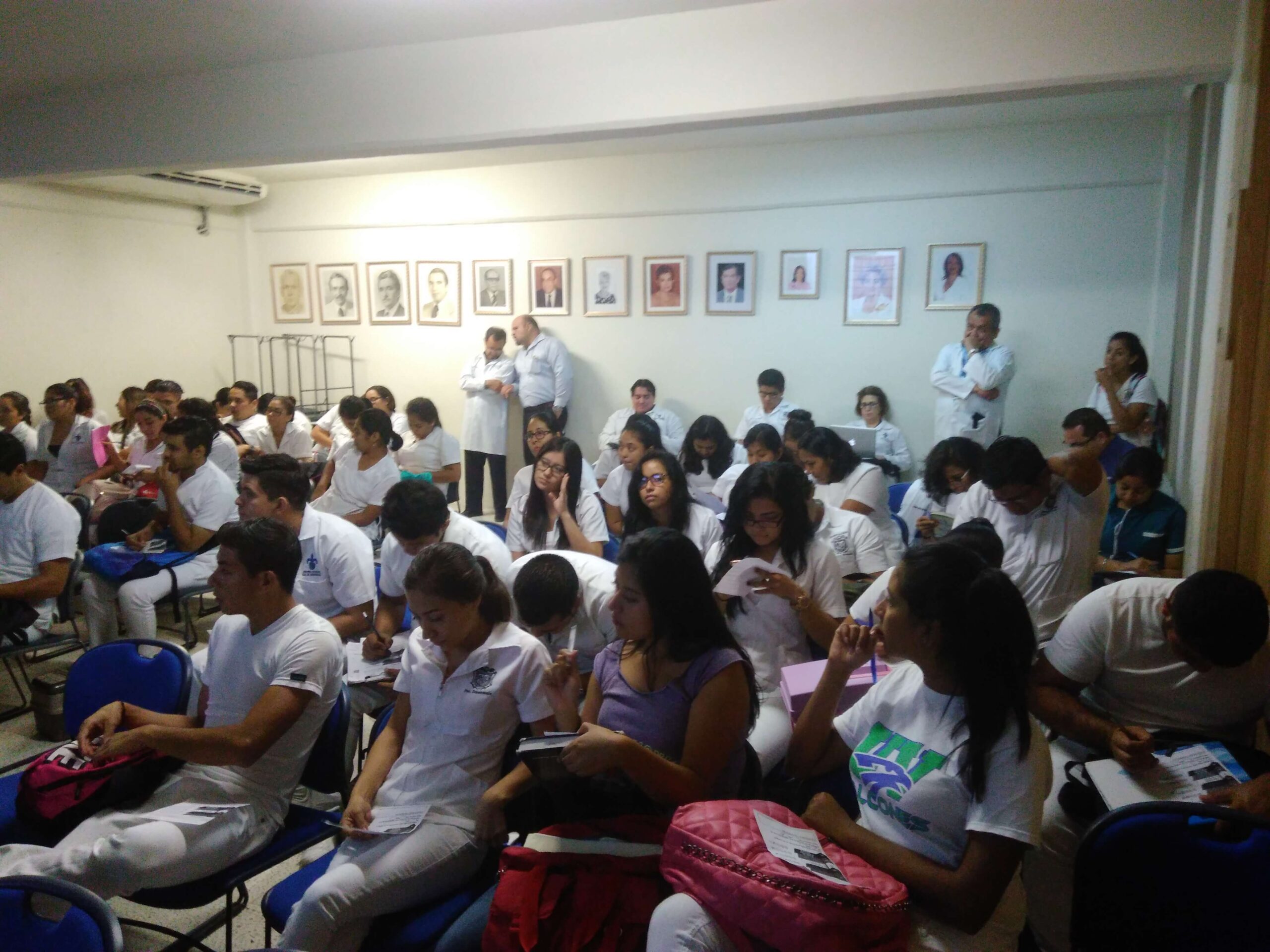 Primera ponencia Facultad Odontología Universidad Veracruzana.